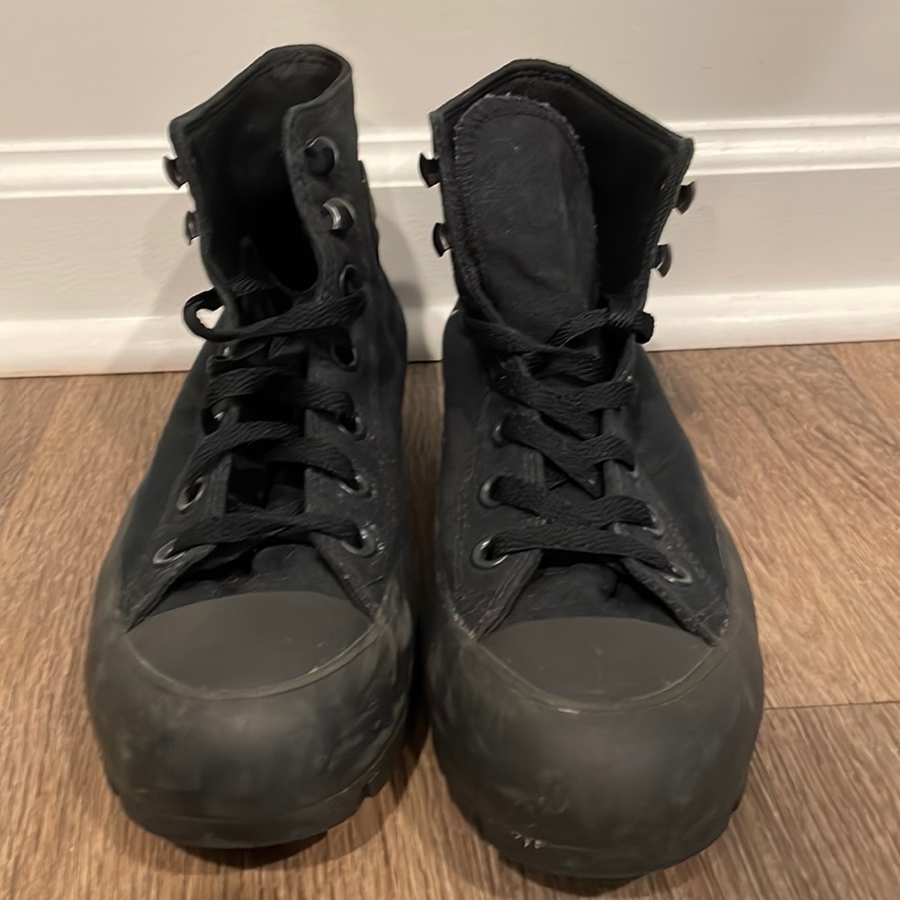 Black platform, converse shoes